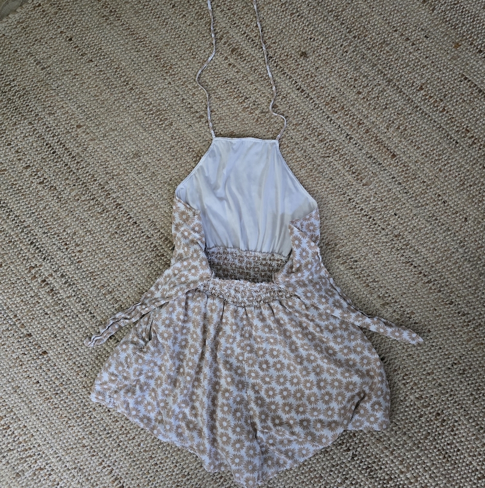 AE Romper - Picture 5 of 6